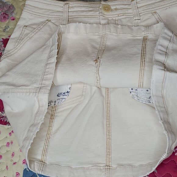 We The Free Stretch Cream Short Denim Skirt, Sz 28 - Picture 4 of 7